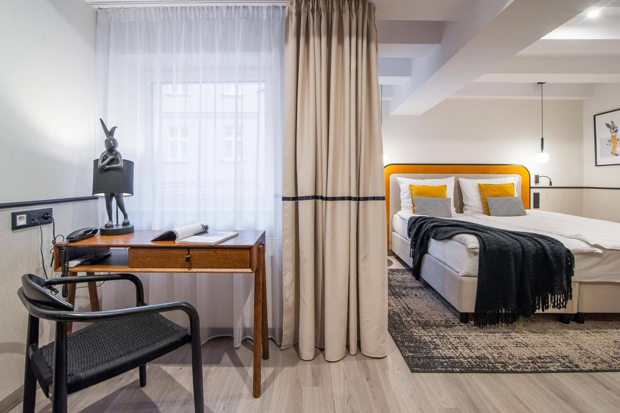 Hotel Awo Gniezno Oda fotoğraf