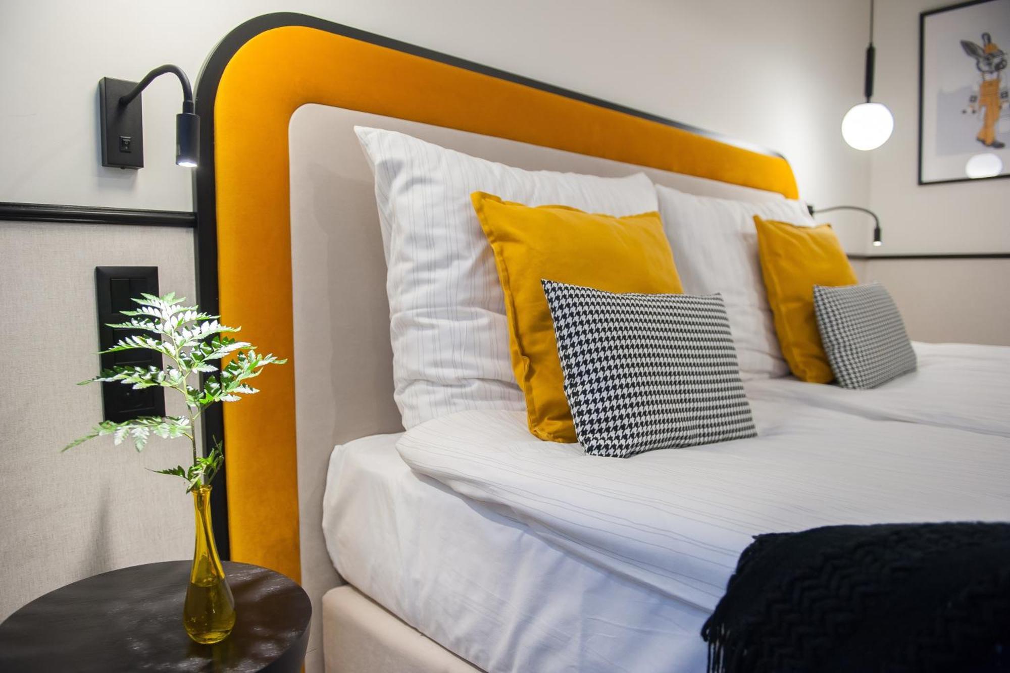 Hotel Awo Gniezno Oda fotoğraf